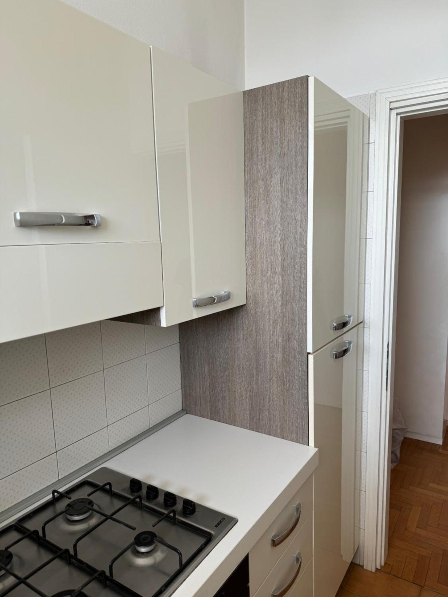 Isola Flat *